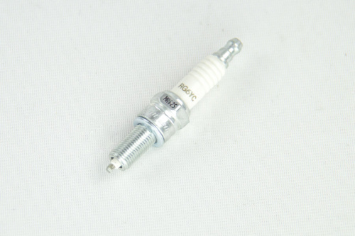 Свеча зажигания 4T RG6YC 177MM (NC) Свеча зажигания 4T RG6YC 177MM (NC)